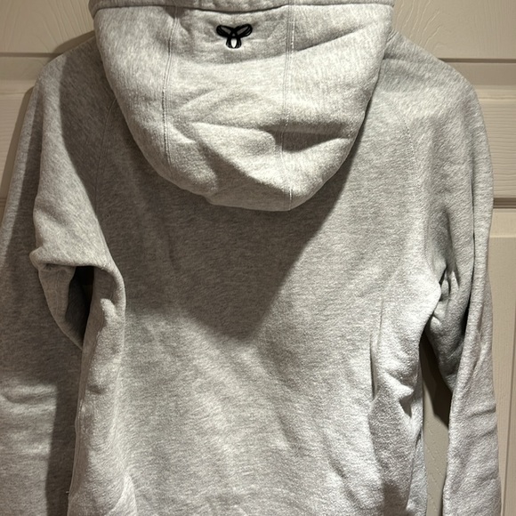 Aritzia TNA hoodie - Picture 3 of 3